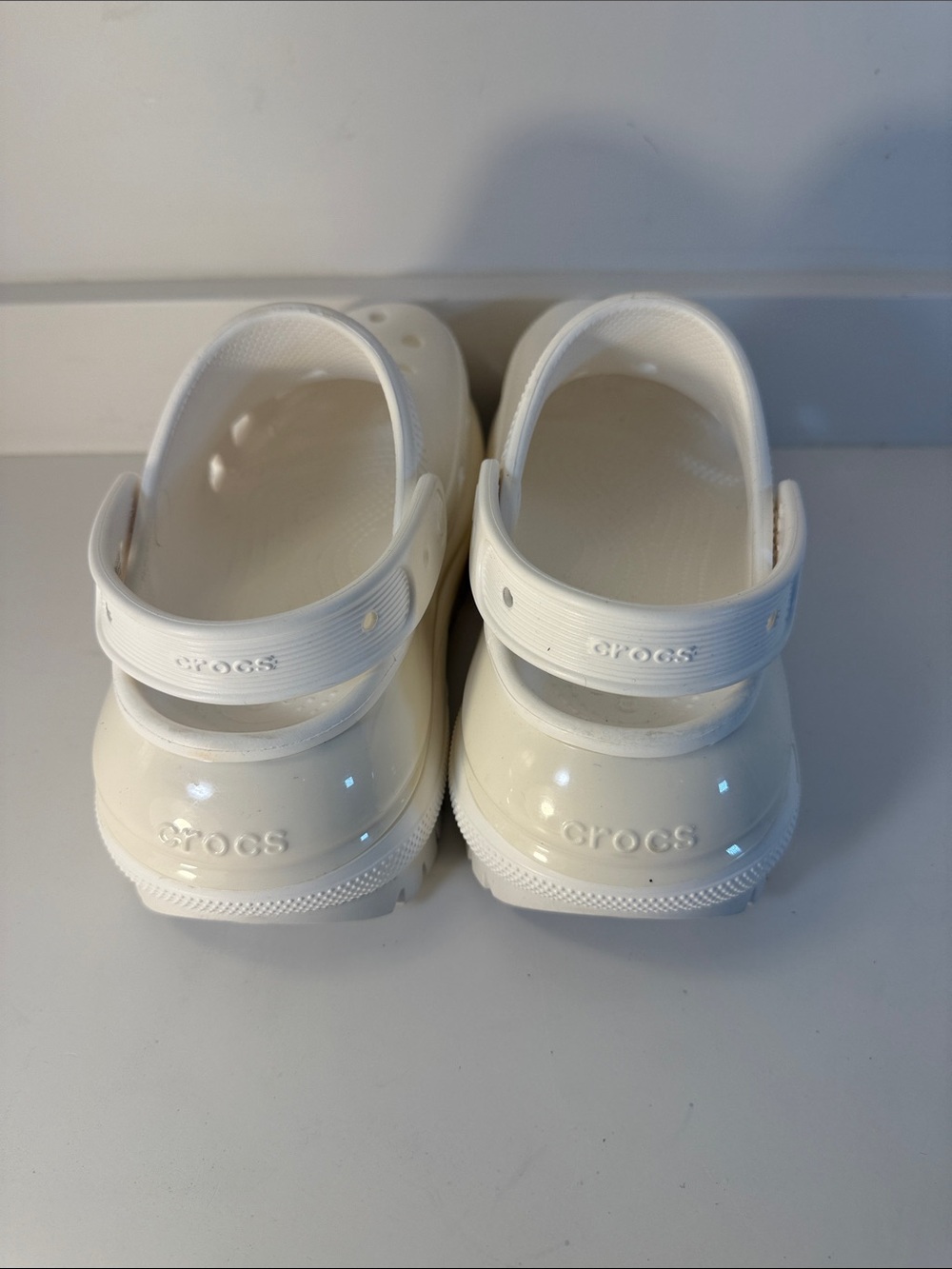 CROCS White Classic Mega Crush Clogs - Size 6 - Picture 6 of 11